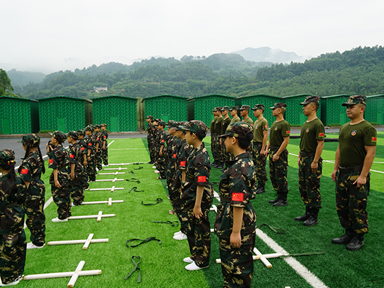 軍事夏令營(yíng)